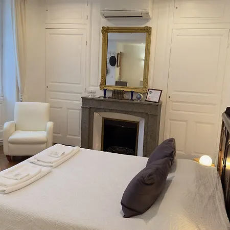 Panzió De Charme Au Coeur Du Vieux -confort & Calme Valence