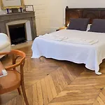 De Charme Au Coeur Du Vieux -confort & Calme ベッド・アンド・ブレックファスト 3*