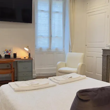 De Charme Au Coeur Du Vieux -confort & Calme B&B 발랑스