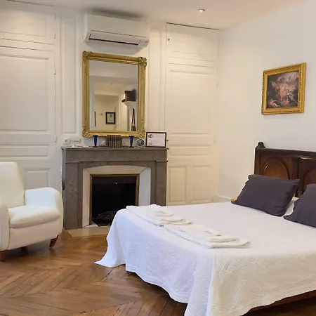 ベッド・アンド・ブレックファスト De Charme Au Coeur Du Vieux -confort & Calme 3*