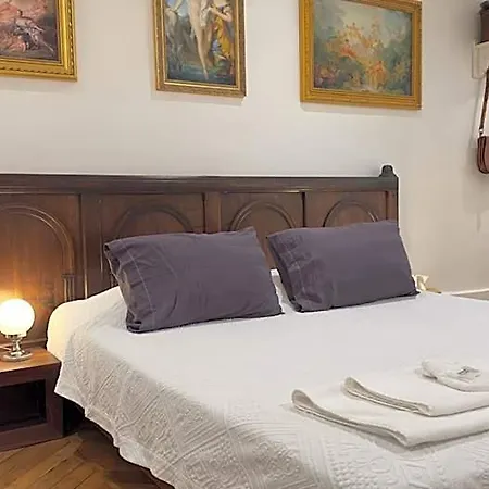 De Charme Au Coeur Du Vieux -confort & Calme Bed & Breakfast