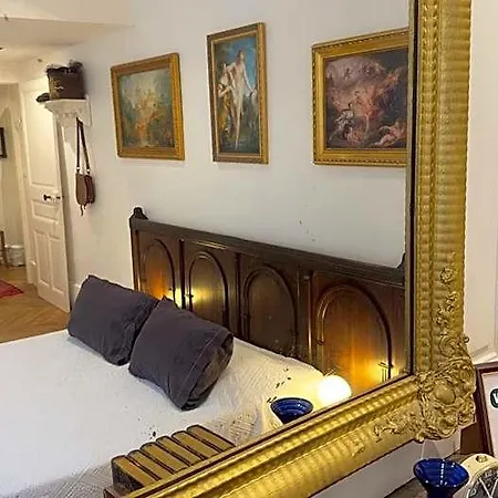 Bed & Breakfast De Charme Au Coeur Du Vieux -confort & Calme 3*