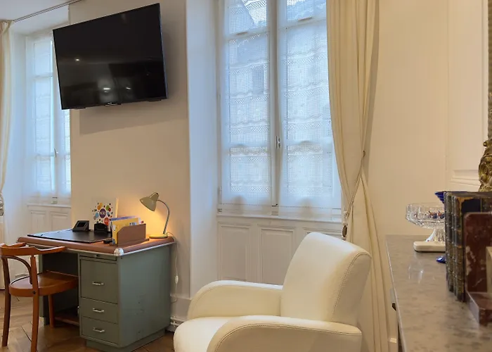 De Charme Au Coeur Du Vieux -confort & Calme