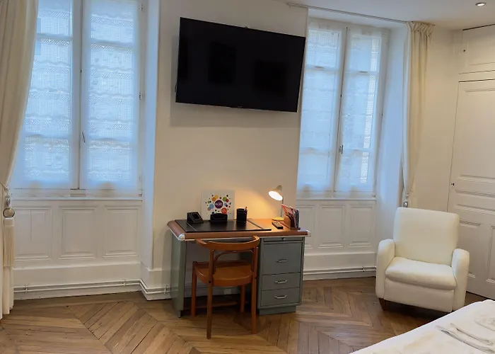 De Charme Au Coeur Du Vieux -confort & Calme Bed & Breakfast 3*