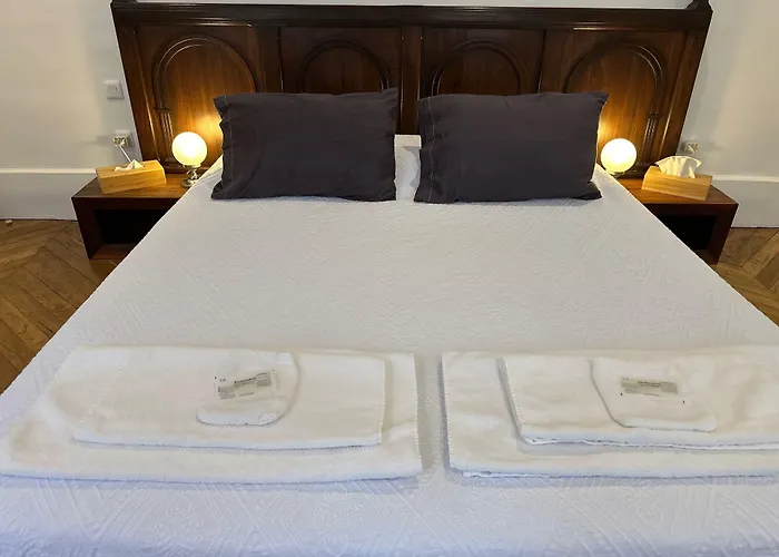 De Charme Au Coeur Du Vieux -confort & Calme Bed & Breakfast